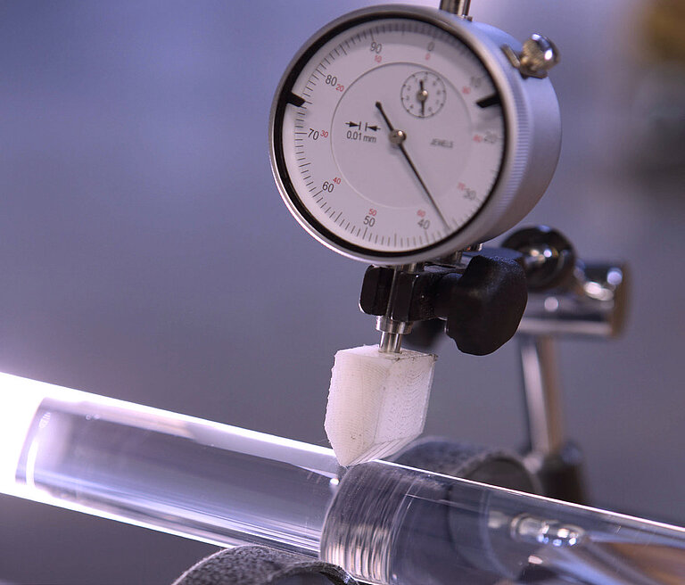 Qualität und höchste Präzision für Quarzglasstäbe Messuhr an einem Quarzglasstab